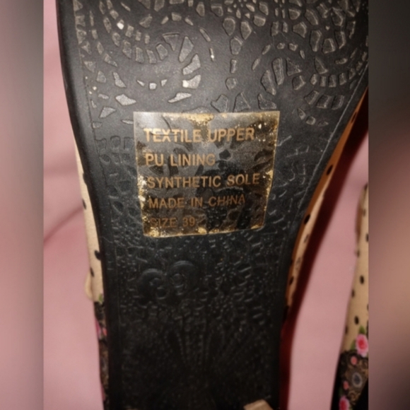 Hot Chocolate 'DORIS' Mary Jane Heel Pump. Size 39 - Picture 4 of 10